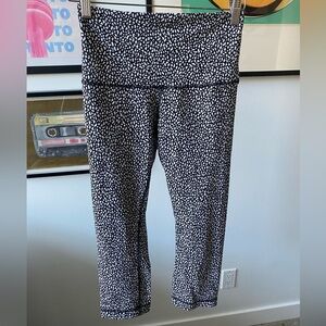 Lululemon Wunder Under Crop (Hi-Rise) Miss Mosaic Black Pants Tights Size 8